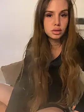 EmiliaCatalina Image 13