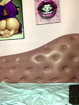 EvanyaRose – webcam model profile photo Image 12