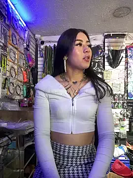 ErzabelLew – webcam model profile photo Image 7