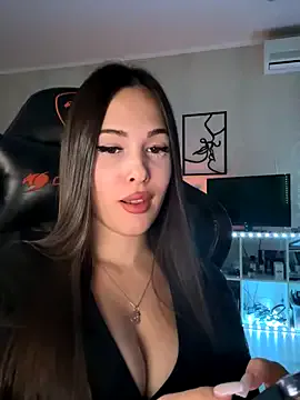 AuroraCruise – webcam model profile photo Image 16