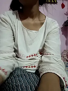 ErzabelLew – webcam model profile photo Image 5