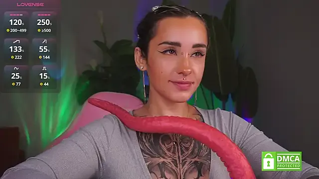 HotyWinter – webcam model profile photo Image 4