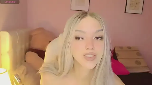 ErzabelLew – webcam model profile photo Image 4