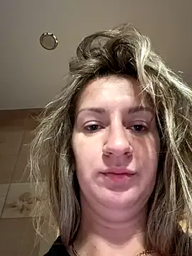 SarithaBroun – webcam model profile photo Image 15