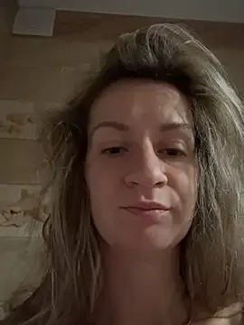 SarithaBroun – webcam model profile photo Image 17