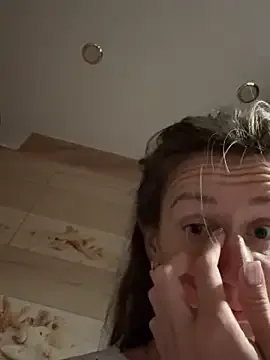 SarithaBroun – webcam model profile photo Image 6