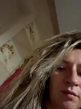 SarithaBroun – webcam model profile photo Image 7