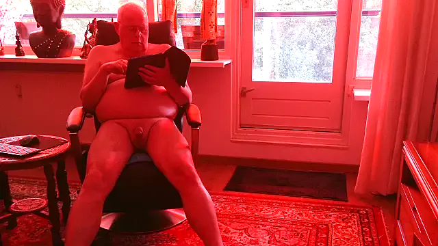 MiraKova – webcam model profile photo Image 13