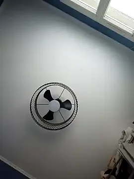 MilaDelays – webcam model profile photo Image 9