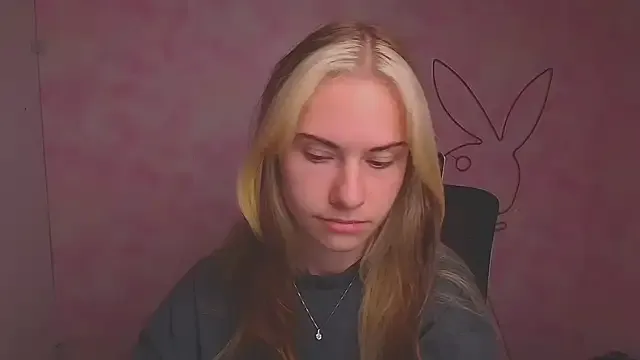 FariBanxOfficial – webcam model profile photo Image 12