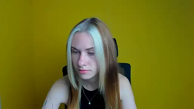 FariBanxOfficial – webcam model profile photo Image 15