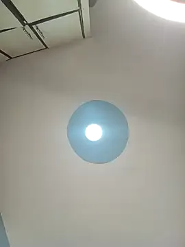 MiraKova – webcam model profile photo Image 9