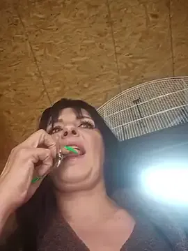 EsmeBrowm – webcam model profile photo Image 9