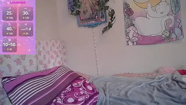 MiraKova – webcam model profile photo Image 11