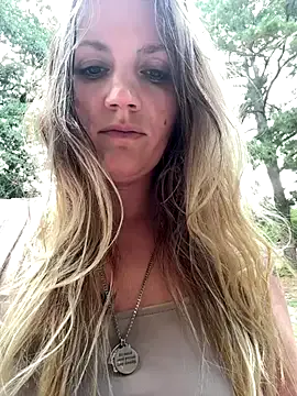 KateGale – webcam model profile photo Image 3