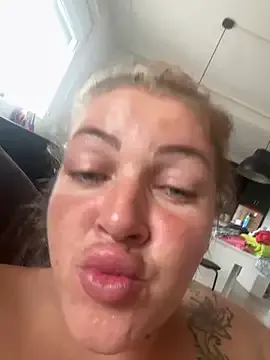 VickiAstra – webcam model profile photo Image 11