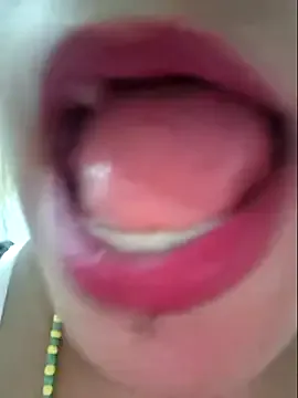 HeleneMonroe – webcam model profile photo Image 2