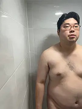 xDinnax – webcam model profile photo Image 2