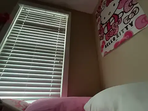 alibi_room – webcam model profile photo Image 8