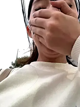 Raisa – webcam model profile photo Image 10