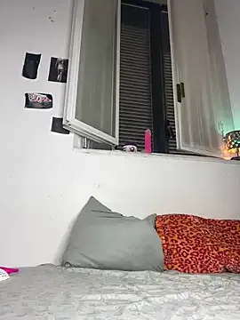 Isabella – webcam model profile photo Image 8