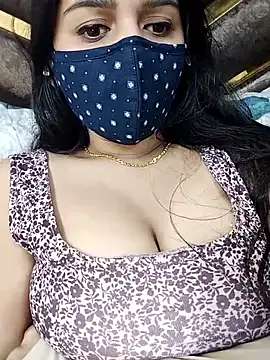 Isabella – webcam model profile photo Image 12