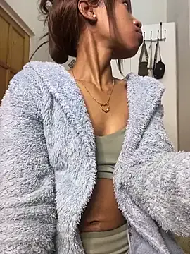 LianaGrace – webcam model profile photo Image 12