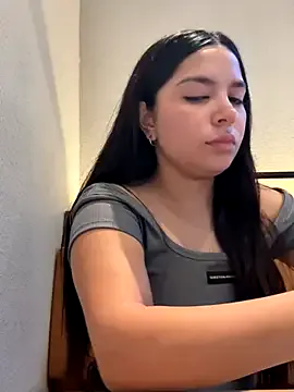 Sarawhitee – webcam model profile photo Image 8