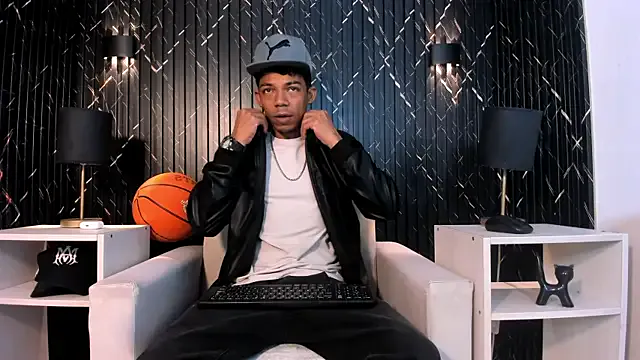 ElaRossie – webcam model profile photo Image 2