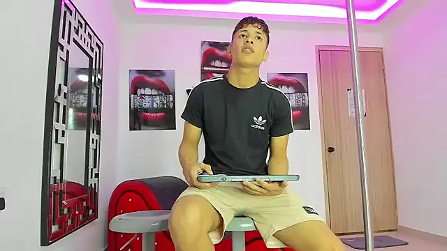 SunnyLeo88 – webcam model profile photo Image 9