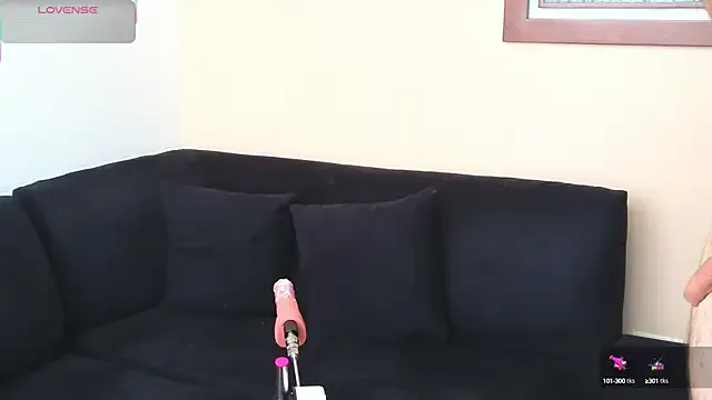 Nicol – webcam model profile photo Image 7