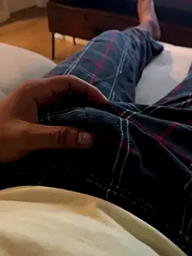 MiraKova – webcam model profile photo Image 2