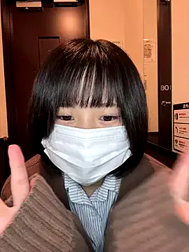 EmiBrow – webcam model profile photo Image 2