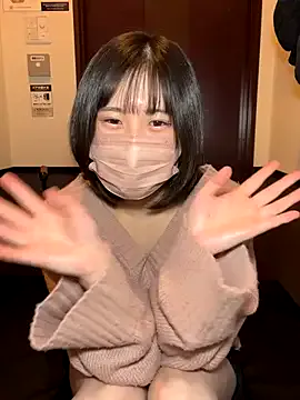 EmiBrow – webcam model profile photo Image 7