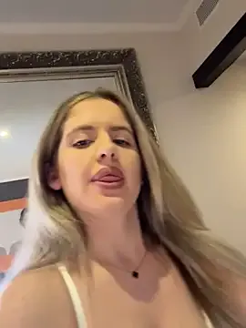 licky_lu – webcam model profile photo Image 17