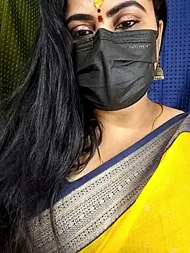 AdelinaLuuna – webcam model profile photo Image 18