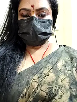 AdelinaLuuna – webcam model profile photo Image 3