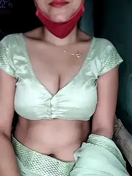 Caroline – webcam model profile photo Image 13