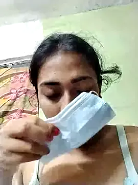 MiraKova – webcam model profile photo Image 2