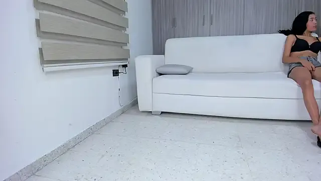 NikoleBakers – webcam model profile photo Image 17