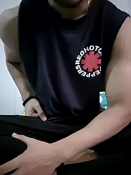 Carine – webcam model profile photo Image 4