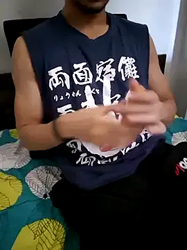 Carine – webcam model profile photo Image 8