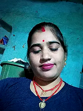 SarithaBroun – webcam model profile photo Image 2