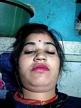 SarithaBroun – webcam model profile photo Image 3