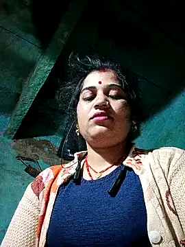 SarithaBroun – webcam model profile photo Image 4