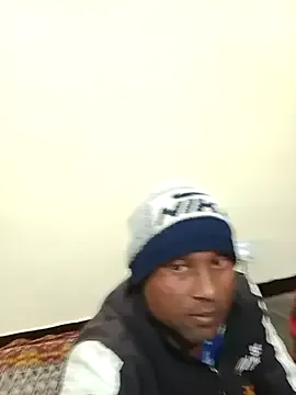 Caroline – webcam model profile photo Image 4