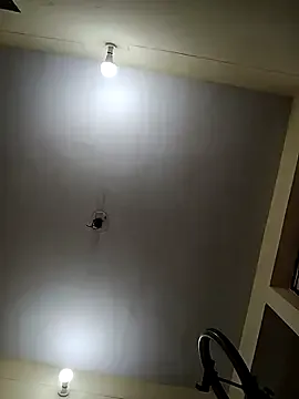 Caroline – webcam model profile photo Image 6