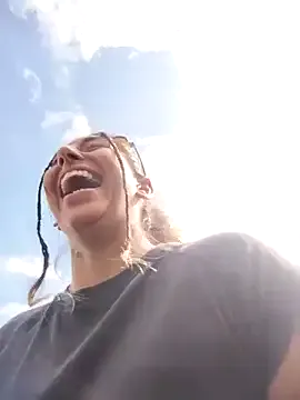 LovelyLydia – webcam model profile photo Image 9