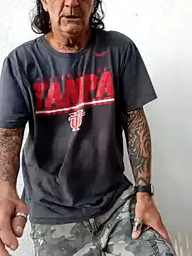 AdeleWood – webcam model profile photo Image 4