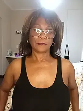 MiraKova – webcam model profile photo Image 13